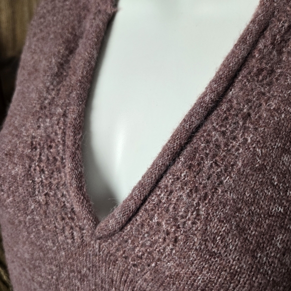 NWT Torrid Vegan Cashmere Pullover V-Neck Ruffle Elbow Sleeve Sweater - Picture 10 of 16